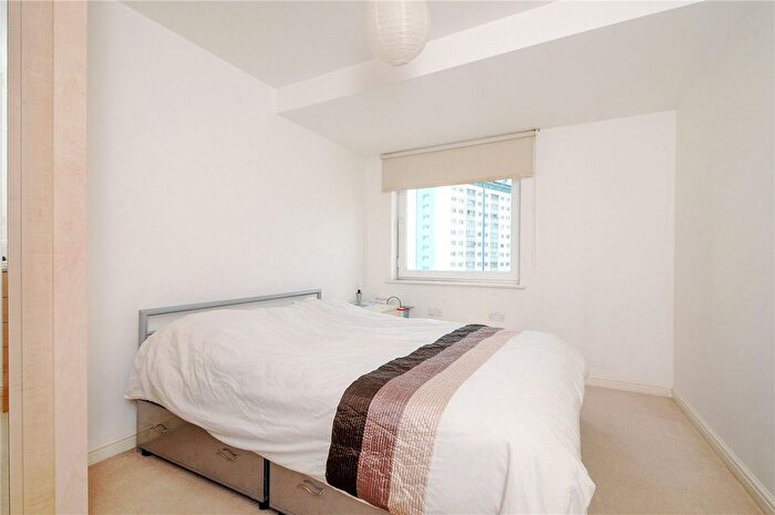 2 Bedroom Flat To Rent In Berberis House, Feltham, TW13