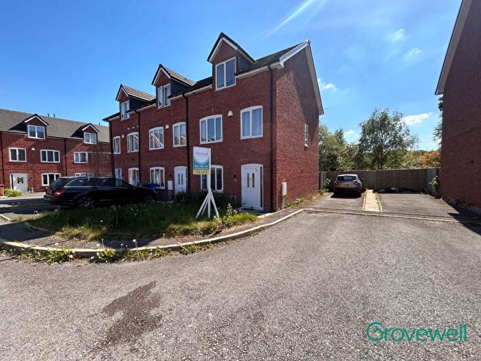 4 Bedroom Terraced House To Rent In Hillside Close, Hyde, SK14