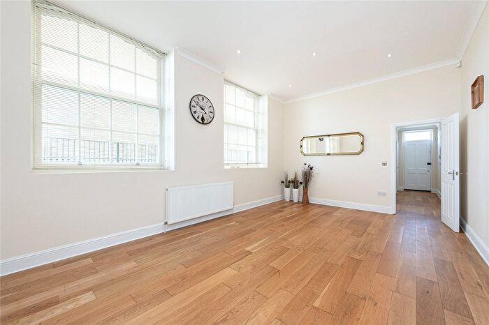 2 Bedroom Flat To Rent In Borough Road, Isleworth, TW7