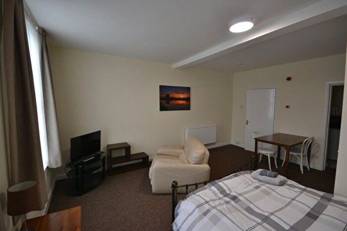 1 Bedroom Flat To Rent In High Street, Yarm, TS15