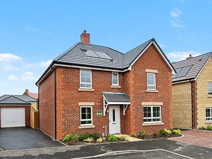 5 Bedroom Detached House For Sale In Wallis Gardens, Stanford In The Vale, SN7