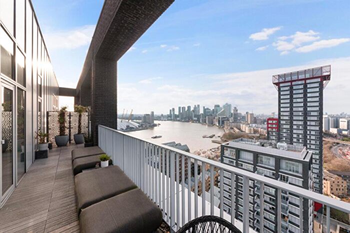 2 Bedroom Apartment For Sale In Serapis House, Goodluck Hope Walk, E14