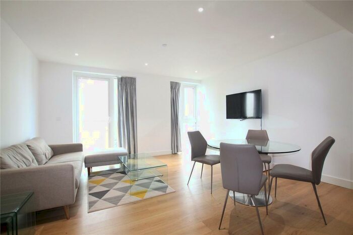 2 Bedroom Apartment To Rent In Admiralty House, Vaughan Way, London, E1W