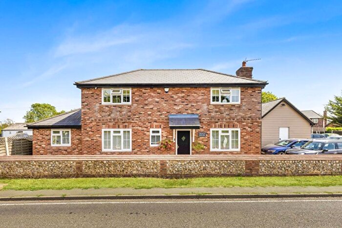 4 Bedroom Detached House For Sale In Braintree Road, Felsted, Dunmow, CM6