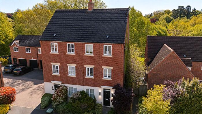 1 Bedroom House To Rent In Warmstry Road, Bromsgrove, Worcestershire, B60