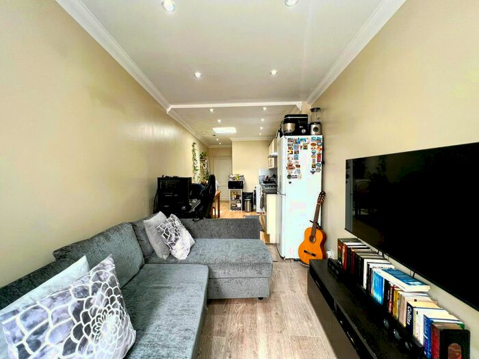 1 Bedroom Flat To Rent In Kenton Gardens, Harrow, HA3