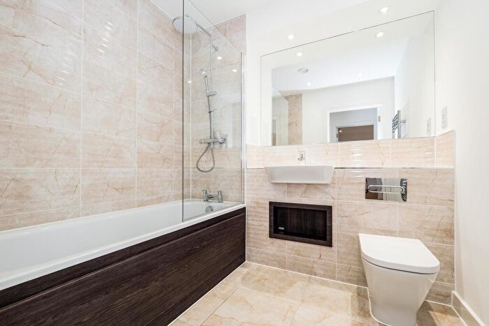 1 Bedroom Flat To Rent In Mahindra Way, Beckton, E6