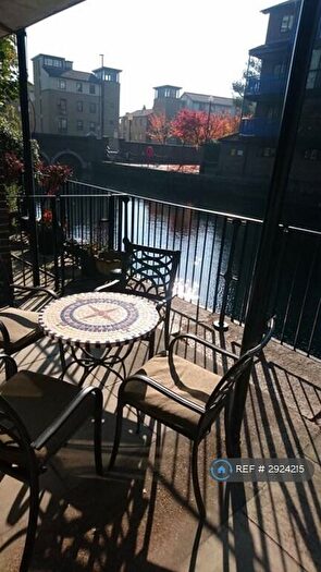 Studio To Rent In Bridge House Quay, London, E14