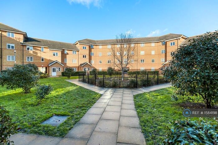 2 Bedroom Flat To Rent In Heath Court, London, SE9