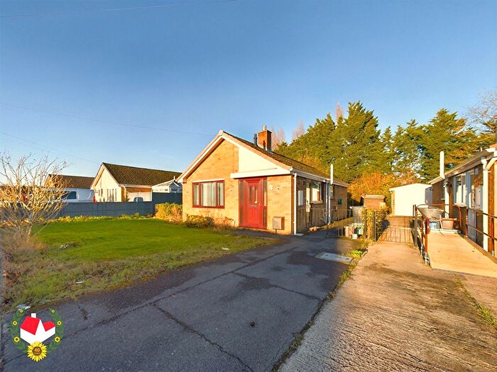 2 Bedroom Detached Bungalow For Sale In Woolstrop Way, Quedgeley, GL2