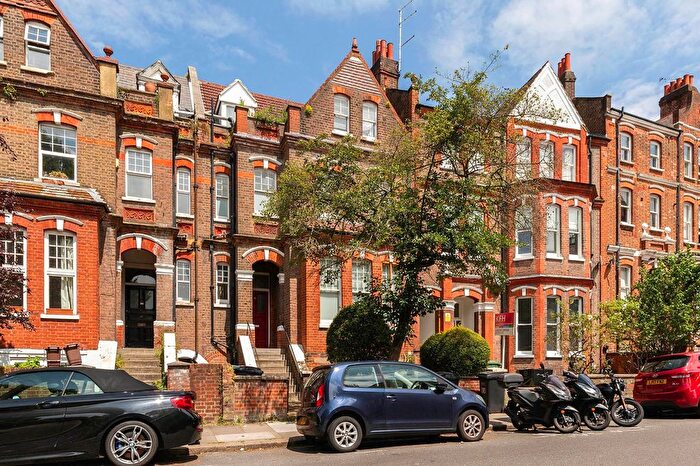 4 Bedroom Flat To Rent In Dennington Park Road, London, NW6