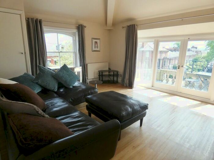 1 Bedroom Penthouse To Rent In Bairstow Street, Preston, PR1