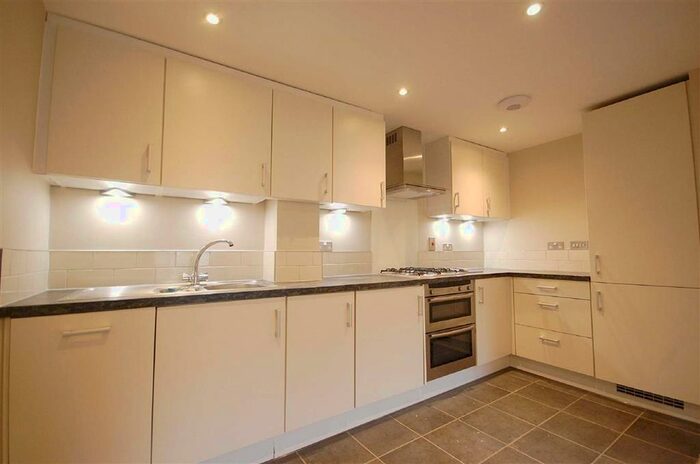 2 Bedroom Flat To Rent In Kingsend, Ruislip, HA4