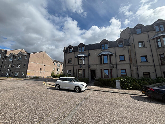 2 Bedroom Flat For Sale In Farmers Hall, Aberdeen, Aberdeen City, AB25