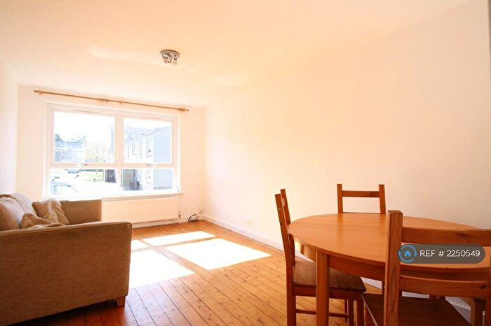 1 Bedroom Flat To Rent In Oxgangs Gardens, Edinburgh, EH13