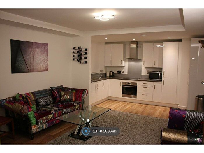 1 Bedroom Flat To Rent In Greenacres House, London, SW18