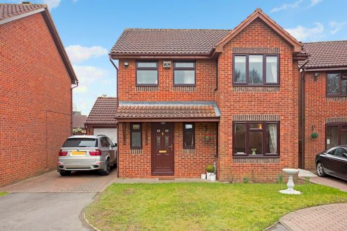 4 Bedroom Detached House To Rent In Brinkburn Grove, Banbury, OX16