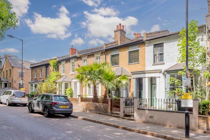 4 Bedroom Property To Rent In Victoria Park Road, London, E9