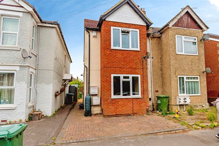 1 Bedroom Flat For Sale In Charlton Road, Southampton, SO15