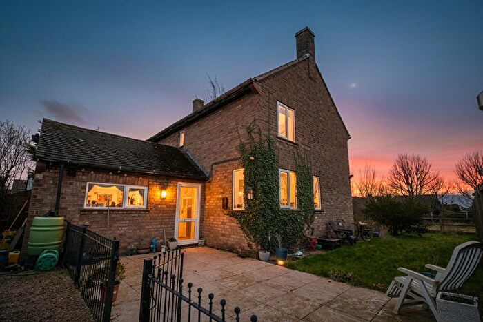 3 Bedroom Detached House For Sale In Sand Lane, Selby, YO8