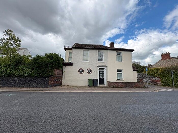 4 Bedroom Semi-Detached House For Sale In High Road, Gorleston, Great Yarmouth, Norfolk, NR31