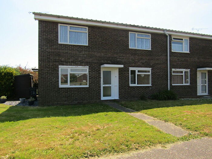 2 Bedroom Flat To Rent In Garden Road, Frinton Homelands, CO14