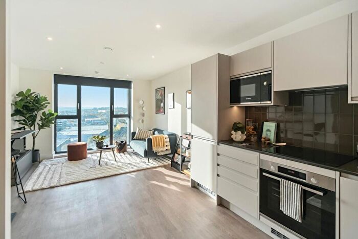 Apartment To Rent In Uncle Leeds, Whitehall Leeds, LS12