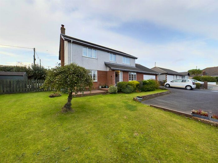 4 Bedroom Detached House For Sale In Little Trethiggey, Quintrell Downs, Newquay TR8