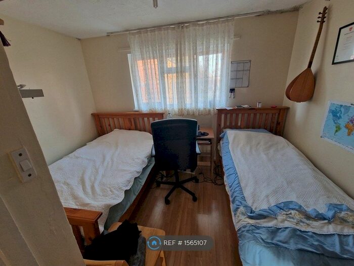 2 Bedroom Terraced House To Rent In Park View Road, London, N17