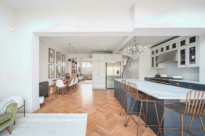 4 Bedroom Semi-Detached House To Rent In Hillcourt Avenue, West Finchley, London, N12