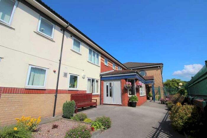1 Bedroom Flat To Rent In Smallbrook Road Oldham, OL2