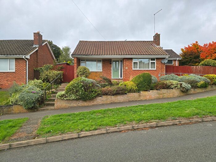 2 Bedroom Bungalow To Rent In Greenview Drive, Northampton, NN2