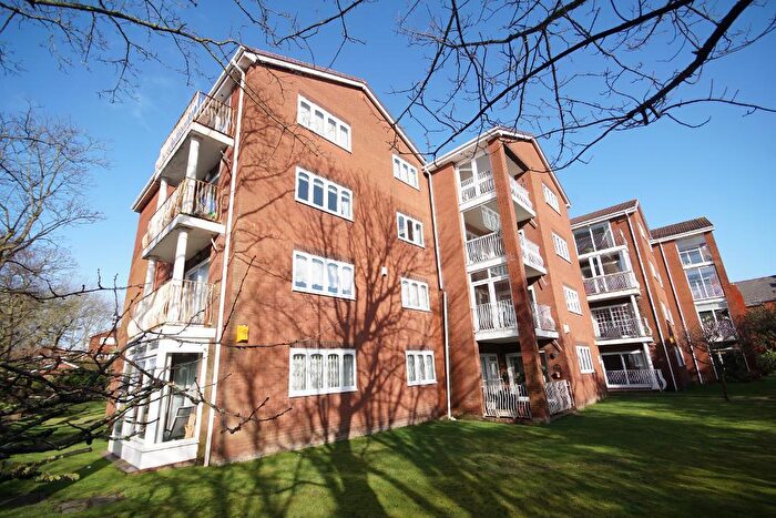 3 Bedroom Apartment For Sale In Beechfield Gardens, Westcliffe Road, Birkdale, Southport, PR8