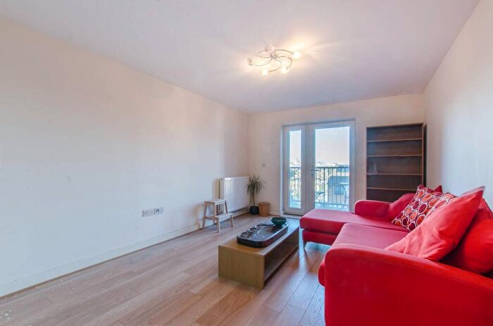 2 Bedroom Flat To Rent In Fairthorn Road, Charlton, London, SE7