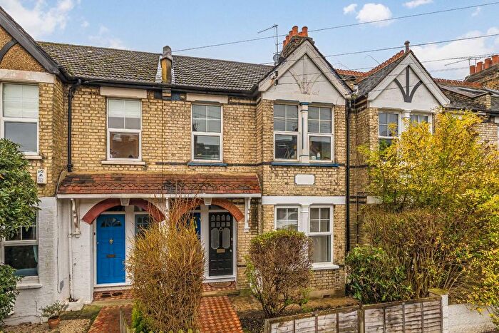 2 Bedroom Flat For Sale In Kenley Road, St Margarets, TW1