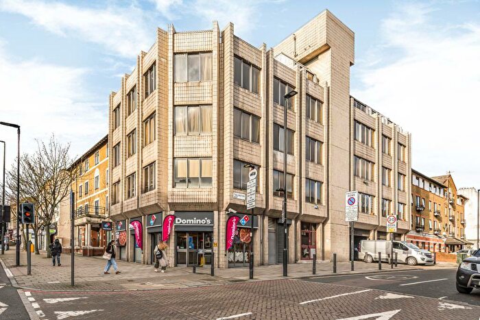 2 Bedroom Apartment To Rent In Tollington House, Islington, N19