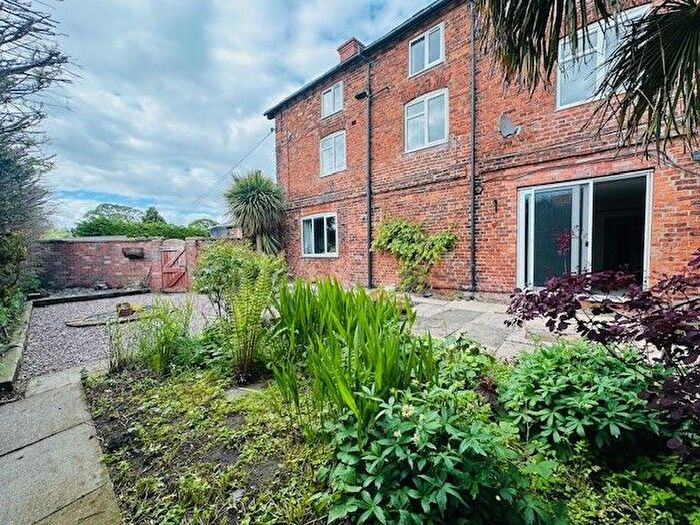 2 Bedroom Flat To Rent In Eaton Lane, Northwich, CW9
