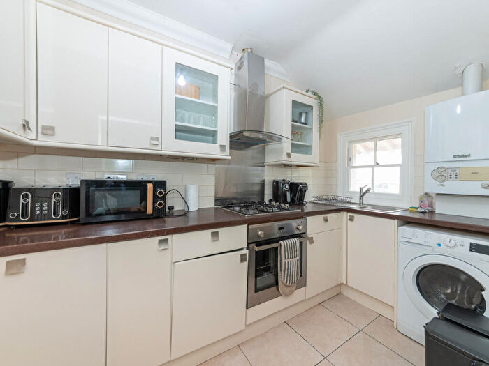 2 Bedroom Flat To Rent In London Road, Reading, RG1