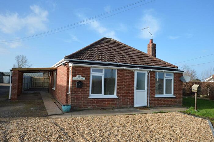 2 Bedroom Detached Bungalow For Sale In Gull Bank, Whaplode Drove, Spalding, PE12