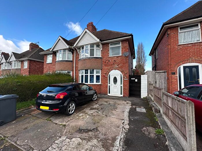 4 Bedroom Semi Detached House For Sale In Bretlands Way, Stapenhill, Burton-on-Trent, DE15