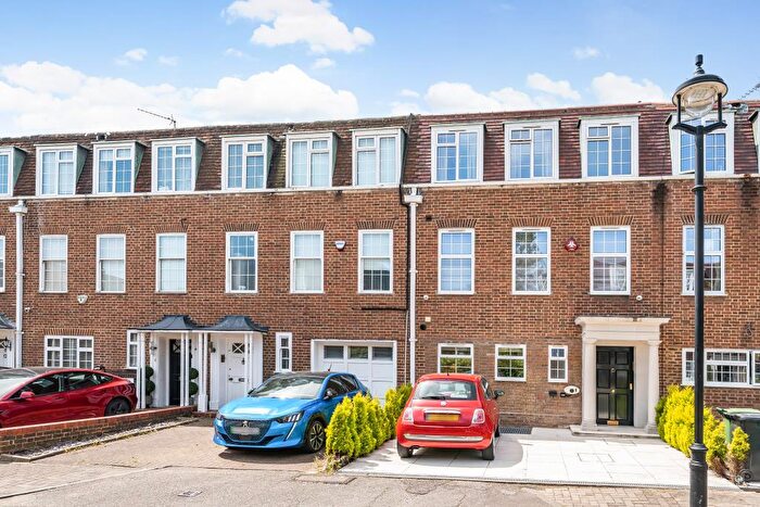 5 Bedroom Terraced House To Rent In The Marlowes, St Johns Wood, NW8