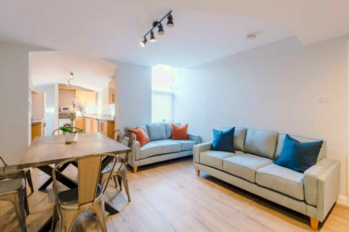 6 Bedroom Terraced House To Rent In Hazelwood Avenue, Newcastle, NE2