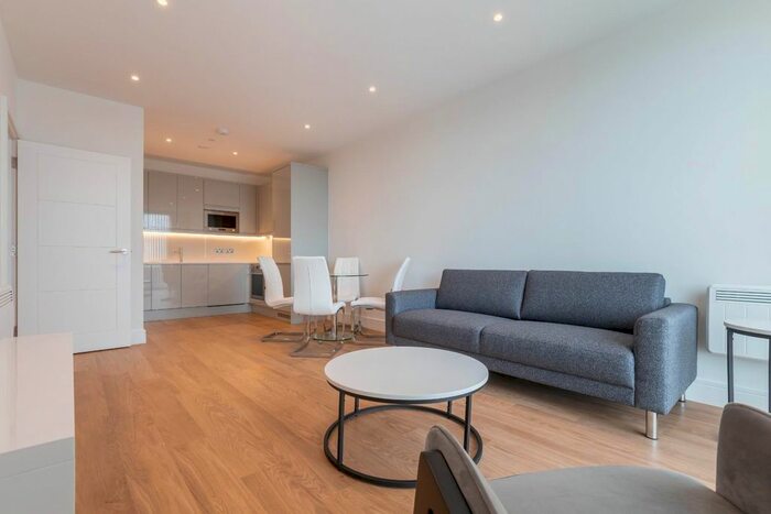 2 Bedroom Flat To Rent In Timber Yard East, Pershore Street, Birmingham, B5