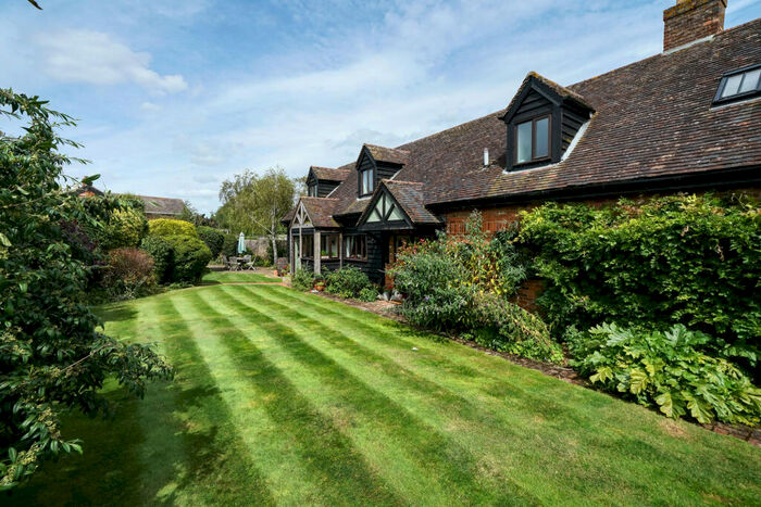 5 Bedroom Character Property For Sale In Leighton Road, Wingrave, Aylesbury, HP22