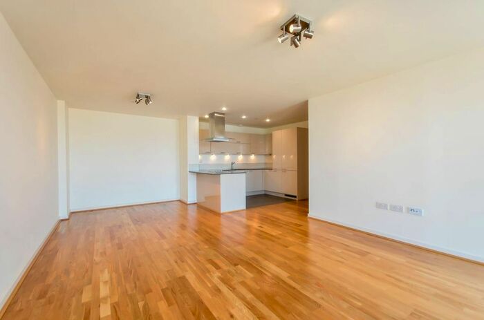 3 Bedroom Flat To Rent In Laban Walk, Deptford, London, SE8