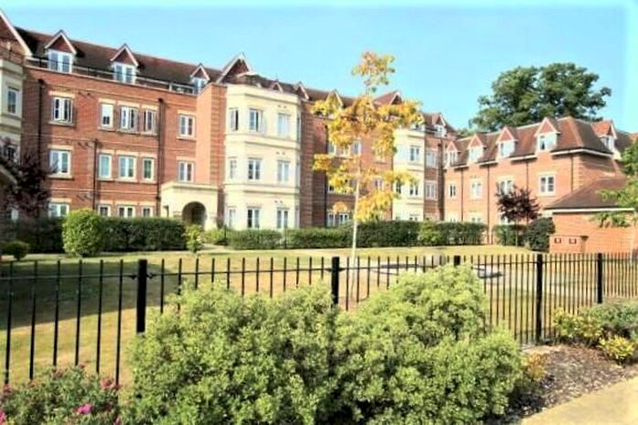 1 Bedroom Flat To Rent In The Cloister, London Road, Burpham, GU1