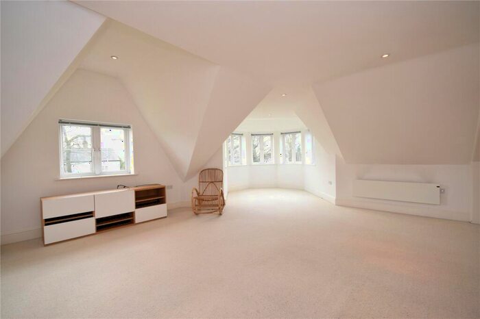 2 Bedroom Apartment To Rent In Lime Tree Lodge, Street Lane, Moortown, Leeds, LS17