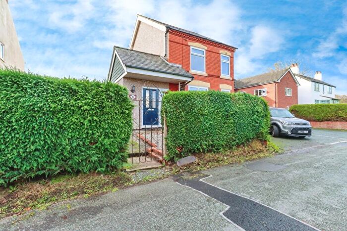 3 Bedroom Detached House For Sale In Highfield Road, Highfield, Wrexham, LL11