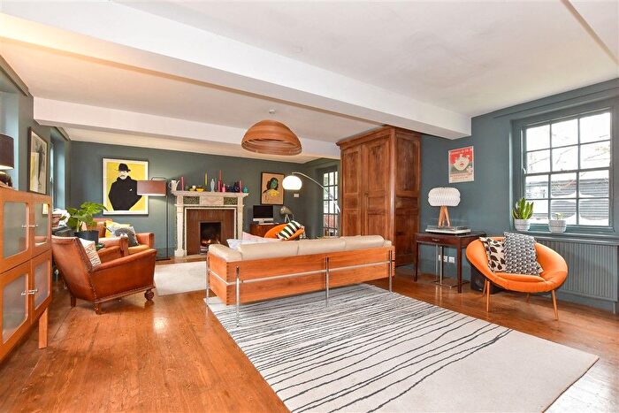 5 Bedroom Detached House For Sale In Gore Road, Eastry, Sandwich, Kent, CT13