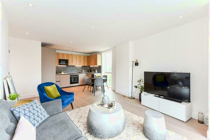2 Bedroom Apartment To Rent In Penn Street, London, N1